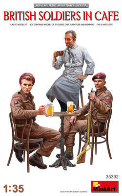 British Soldiers in Cafe (3 fig.)