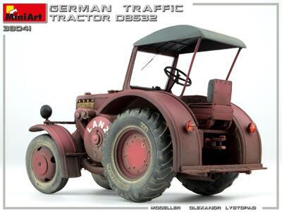 GERMAN TRAFFIC TRACTOR D8532 - 2