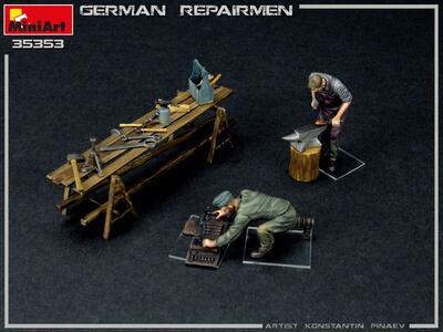 GERMAN REPAIRMEN - 2