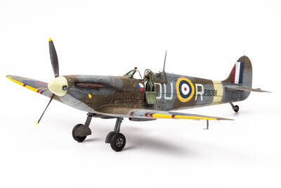 Spitfire Mk. IIa 1/48 Profi Pack Edition  - 3